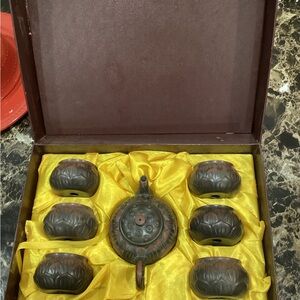 Chinese Yixing Zisha Purple Clay Teapot and Cup Set